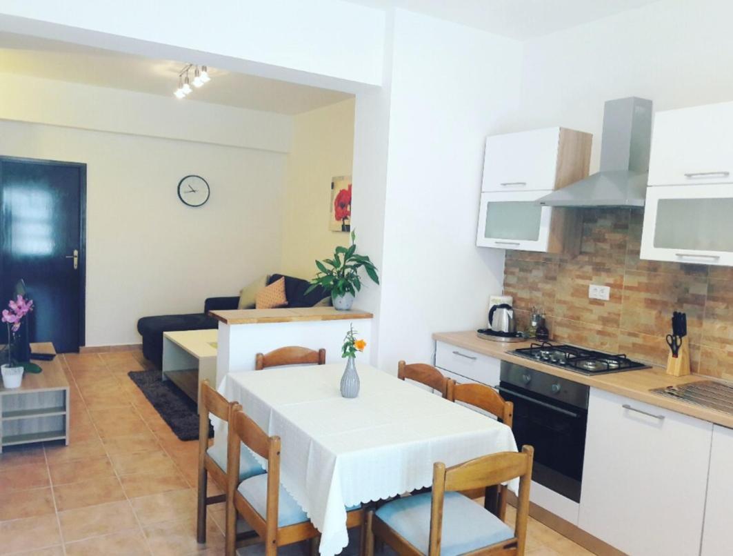 Apartment Nena Near The City Center With Free Parking Pula Exterior foto